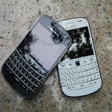 BlackBerry/黑莓9900/9930智能商务3G手机 电信三网 可用电信4G卡