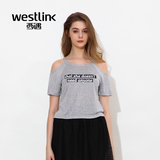 Westlink/西遇2016夏季新款 字母印花圆领露肩短袖短款针织女T恤