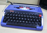 兄弟牌brother蓝色金属壳老式英文打字机 摆设橱窗道具老打字机