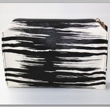 新品雅诗兰黛专柜经典黑白配色化妆包大容量复古纹理收纳包手拿包