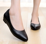 真皮工作鞋黑色尖头女单鞋低跟坡跟软底防滑上班ol优雅修脚小皮鞋