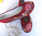 厂家大处理：老北京绣花鞋 绸缎面平底布鞋35-40码紫红