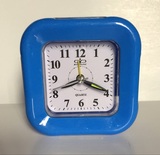 现代简约闹钟学生小闹钟创意个性床头钟表老人闹钟正方形电池闹钟