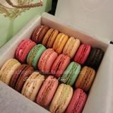香港代購法國LADUREE拉杜麗馬卡龍Macaron少女酥胸法式甜點18禮盒