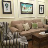 美式简美客厅沙发背景墙面上的三联装饰画巴黎热气球风景有框挂画