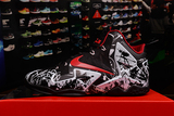 Nike詹姆斯11代篮球鞋 涂鸦男子鸳鸯全明星夜光战靴 650884-400