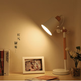 北欧宜家卧室床头台灯简约现代创意个性温馨实木LED护眼阅读台灯