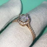 大牌18K玫瑰金钻戒DEF色莫桑石首饰女款结婚克拉碎钻群镶戒指指环