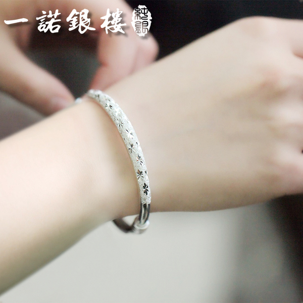 哪种样式的银手链适合年轻人？