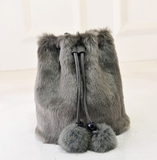 2015秋冬天新款潮仿兔毛毛球水桶包包单肩斜跨小包带毛绒皮草女包