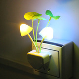 蘑菇灯 led光控感应小夜灯插电 节能创意七彩起夜床头喂奶灯批发