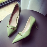 女士鞋子 韩版OL时尚漆皮金属扣装饰尖头细跟中跟单鞋工作鞋绿色