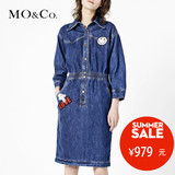 MO&Co.翻领长袖贴布绣收腰宽松米奇牛仔连衣裙MA161SKT114 moco