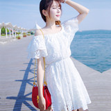 韩国代购2016夏季新款沙滩裙修身一字领露肩白色蕾丝连衣裙女短裙