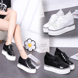 韩版夏季新款女单鞋松糕厚底系带洞洞女休闲鞋漆皮黑白色内增高鞋