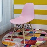 现代简约伊姆斯椅子靠背休闲时尚塑料餐椅洽谈咖啡实木椅