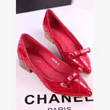 欧美韩版新款女鞋蝴蝶结漆皮格子粗跟低跟红色尖头鞋亮皮平底单鞋