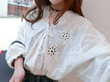 2016秋款韩国复古宽松V领蝙蝠袖镂空花边上衣 白色衬衫长袖女