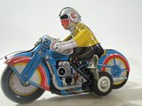 热卖老式铁皮玩具车 老玩具 铁皮偏三轮车 发条机械三轮摩托车