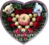 平安果平安夜圣诞节深圳鲜花同城速递苹果11巧克力10朵红玫瑰礼盒