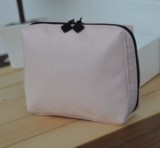 欧美大牌  粉红色 香水/收纳/化妆皮包 专柜赠品礼盒版