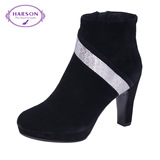 哈森 冬季款圆头粗跟高跟防水台羊皮绒水钻短靴女靴HA49056