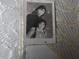 黑白老照片两位年青美女半身合影50年代拍摄老物件怀旧收藏真品