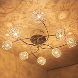 现代简约吸顶灯LED8头客厅灯浪漫卧室灯欧式水晶灯温馨大气艺术灯