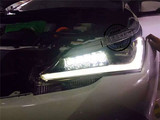 16款丰田卡罗拉双擎混动双色LED方向灯 日行灯改装套大灯件总成