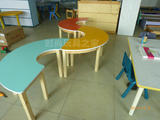 厂家直销幼儿园家具儿童桌椅幼儿园弧形组合桌子木质桌子弯型桌子