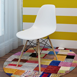 现代简约伊姆斯椅子靠背休闲时尚塑料餐椅北欧宜家洽谈咖啡实木椅
