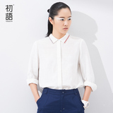 初语新品纯色基础款绣花织带翻领白色长袖衬衫