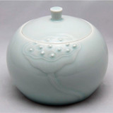 茶叶罐 景德镇陶瓷包邮 现代摆件茶具套装 手工雕刻荷花大储物罐
