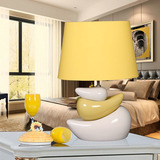 创意台灯卧室床头灯装饰台灯中式陶瓷布艺灯可爱简约设计黄白色