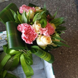 情人节创意新款混合花束6朵黄玫瑰诺干绿菊 杭州鲜花速递配送