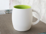 外亚光白内绿色酒桶陶瓷杯子带盖咖啡杯马克杯不锈钢勺 定制logo