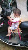 仿藤儿童宝宝安全坐椅踏板电动车前置专用座椅弯梁摩托车宝宝座椅