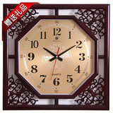 18英寸中式红木纹客厅挂钟仿古装饰钟表艺术雕花静音电子石英钟
