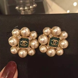 德国代购Chanel/香奈儿 新款双c镶水钻大小珍珠珐琅花朵 耳钉A870