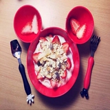 儿童米奇造型碗宝宝吃饭碗可爱创意水果盘防摔分隔碗儿童密胺餐具