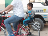 童小孩婴儿单车安全宝宝坐椅自行车新款儿童后置座椅加大加宽大