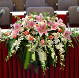 新闻发布会议台花 桌花 商务活动鲜花 签到台花 演讲台花 XD8