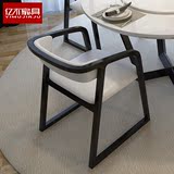 高档进口白蜡木餐桌椅子 北欧带扶手实木餐椅子 白色围椅可定制