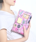 倩*碧专柜新款 玫粉色个性涂鸦彩妆图案化妆包手拿包收纳包