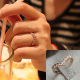 4044 韩国饰品精致个性V形独特设计款镶钻小指戒指尾戒女