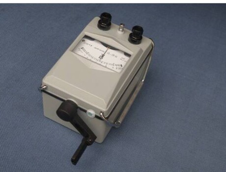 上海六表绝缘电阻测量仪摇表手摇式兆欧表zc11d-10 2500v/2500mΩ