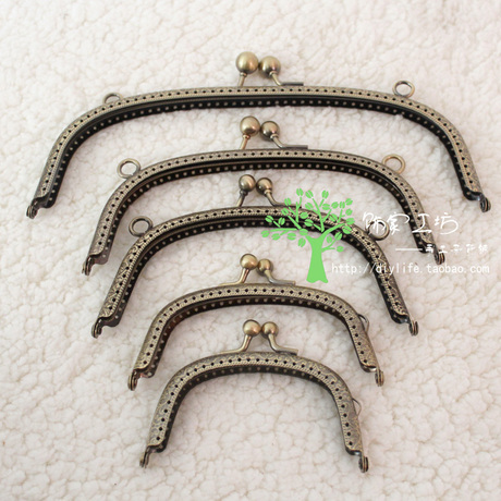 kw52古铜色 弧形 弯腰 微方口金 8.5
cm [无断孔]