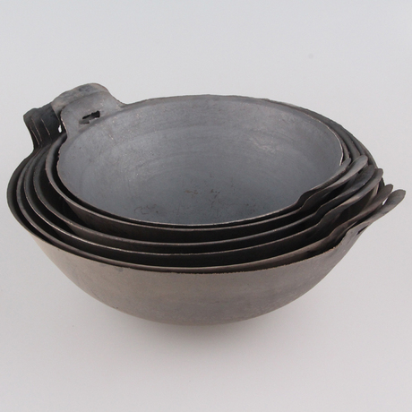 老式传统双耳炒锅无涂层加厚圆底尖底地锅铸铁生铁锅柴鸡大小干锅