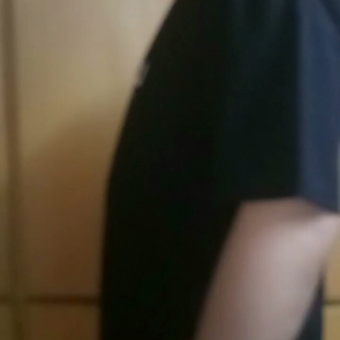 衣服收到,试穿很合身是纯棉的适合夏季穿，新衣服穿之前清洗一下也没掉太多的颜色，满意的一次购物