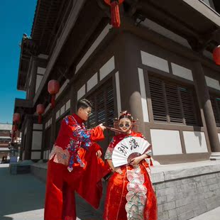 很喜欢，买来结婚穿的